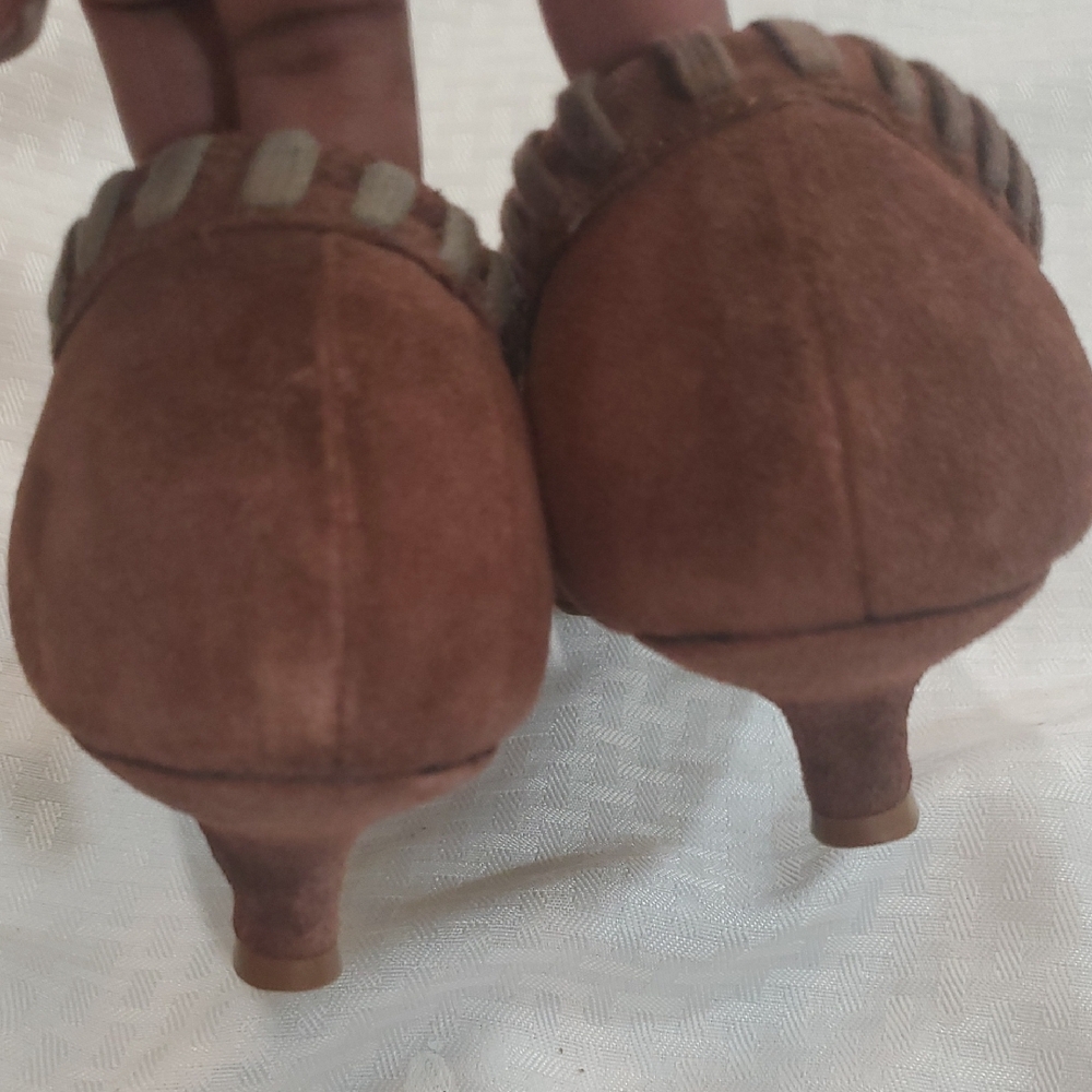 NEW Port News Stylish Brown Embellished Moccasins Kitten Heel - Picture 7 of 13
